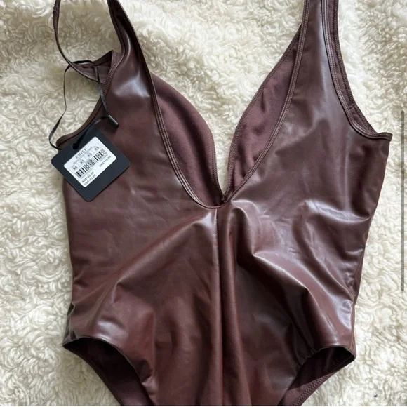 Honey Birdette Emily 🤎🤎Bodysuit Deep
Mahogany 🤎🤎XS - Picture 3 of 6